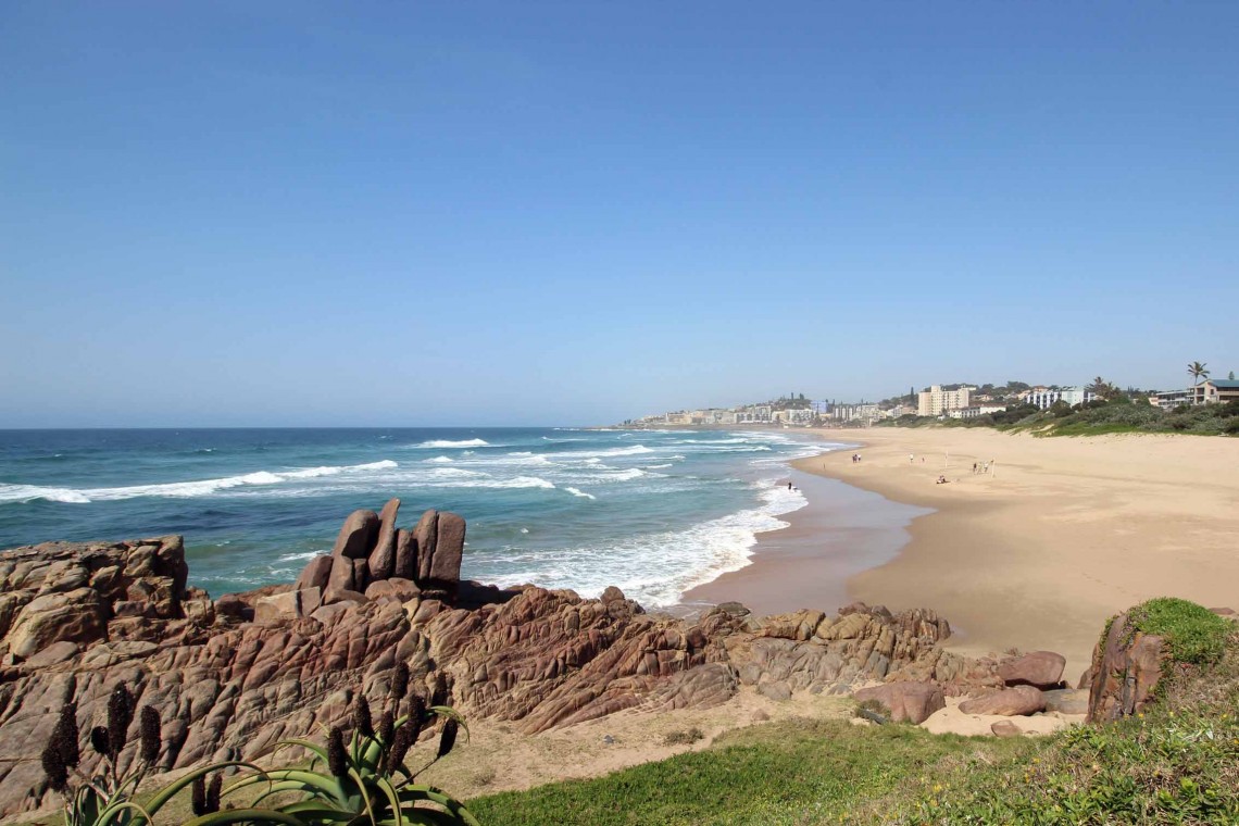 C - Front 11 is a self-catering holiday penthouse on Manaba sea front with an 180 degree sea view that sleeps 7 and is walking distance to Lucien Blue Flag Beach.