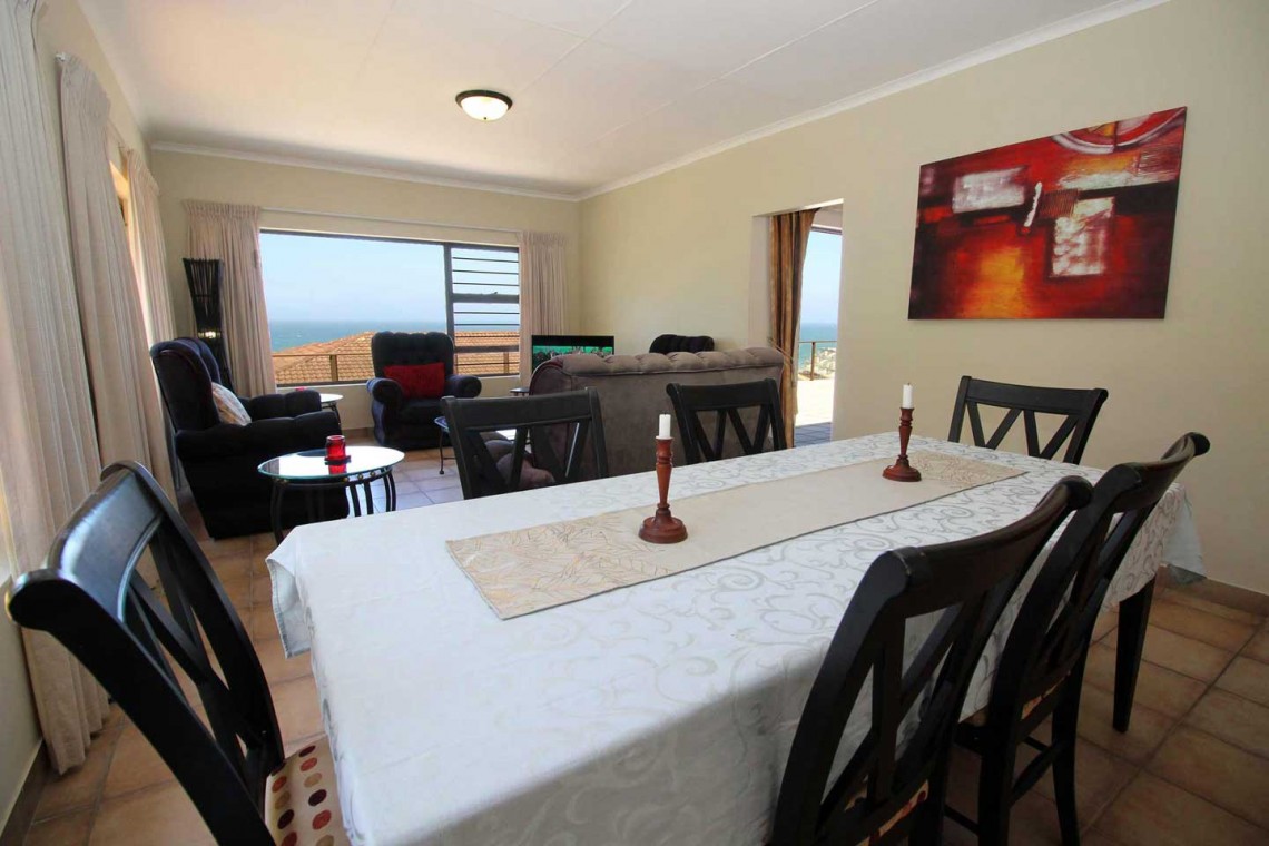 Castaro Beach Lodge - 4 Bedroom 8 sleeper self-catering holiday house in Ramsgate with solar panels and filtered borehole water - South Coast of KZN.