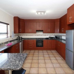 Castaro Beach Lodge - 4 Bedroom 8 sleeper self-catering holiday house in Ramsgate with solar panels and filtered borehole water - South Coast of KZN.