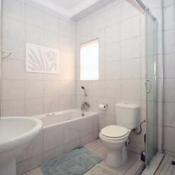 On the seafront at the Margate Pier, Dolphin View 103 is a short stroll into the coastal town of Margate town on the South Coast of KwaZulu Natal.