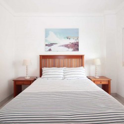 On the seafront at the Margate Pier, Dolphin View 103 is a short stroll into the coastal town of Margate town on the South Coast of KwaZulu Natal.
