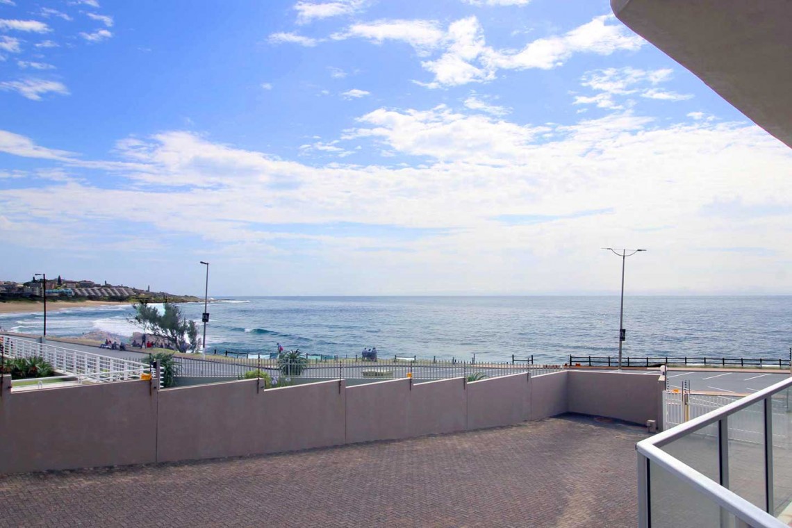 On the seafront at the Margate Pier, Dolphin View 103 is a short stroll into the coastal town of Margate town on the South Coast of KwaZulu Natal.