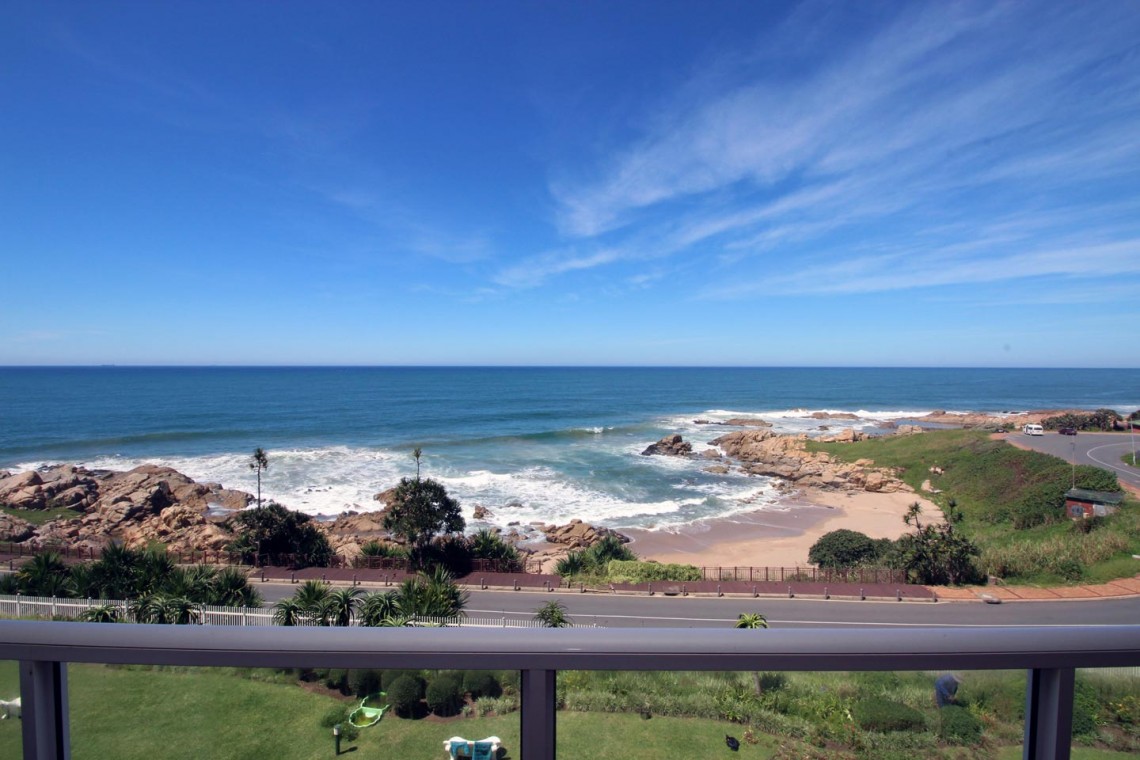 On the Margate seafront South Coast of KZN is Balooga 8. A 7 sleeper lovely seaviews - 2nd Bedroom - Happy Holiday Homes