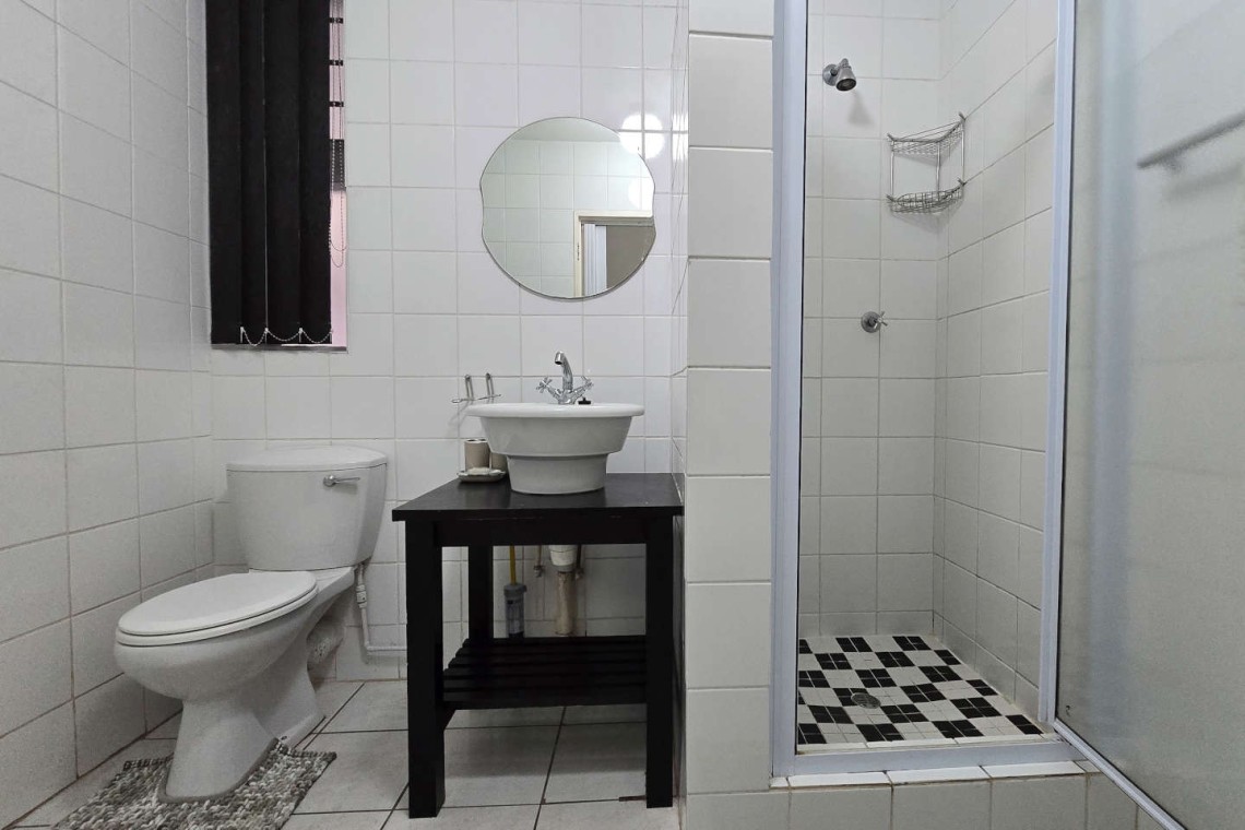 Chardonnay Cabanas 2 is an 8 sleeper, self-catering, seafront holiday home on Uvongo Main Beach.