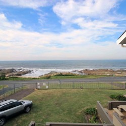 Walk to Lucien Main Beach from this self-catering holiday duplex in Manaba Beach on the South Coast of KZN - Carrick a Rede 3