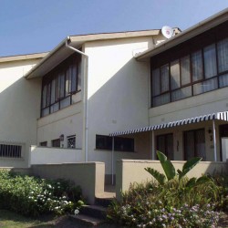 Self-catering holiday duplex in Manaba Beach on the South Coast of KZN - Carrick a Rede 3