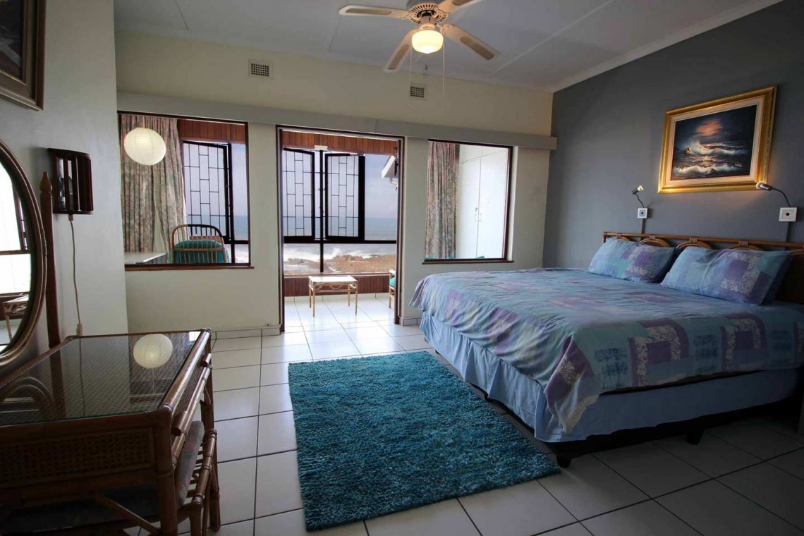 Self-catering holiday duplex in Manaba Beach on the South Coast of KZN - Carrick a Rede 3