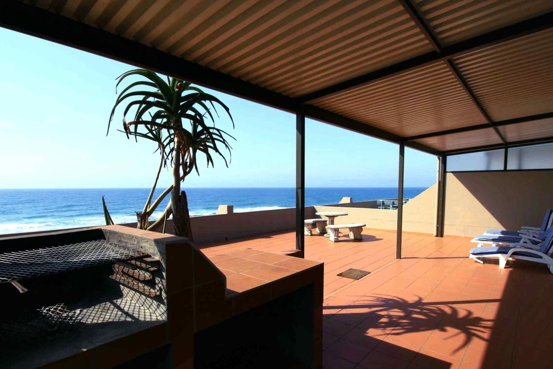 C - Front 11 is a self-catering holiday penthouse on Manaba sea front with an 180 degree sea view that sleeps 7 and is walking distance to Lucien Blue Flag Beach.