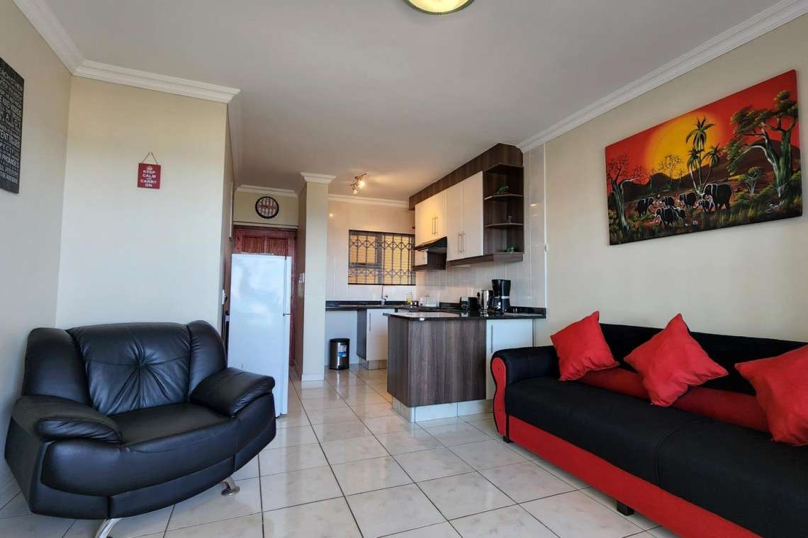 Queens view 2 in Manaba Beach is a 2 bedroom, 2 bathroom, 5 sleeper self-catering holiday flat on the South Coast of KwaZulu Natal.