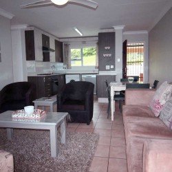 Happy Holiday Homes seafront self-catering on Ramsgate main beach - Hibiscus Coast - Ramsgate Palms 76