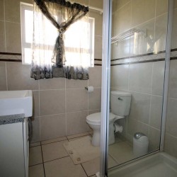Margate self-catering holiday apartment overlooking the Margate Pier - Mahe 13 sleep 6.