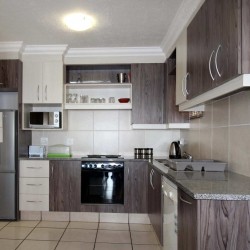 Margate self-catering holiday apartment overlooking the Margate Pier - Mahe 13 sleep 6.