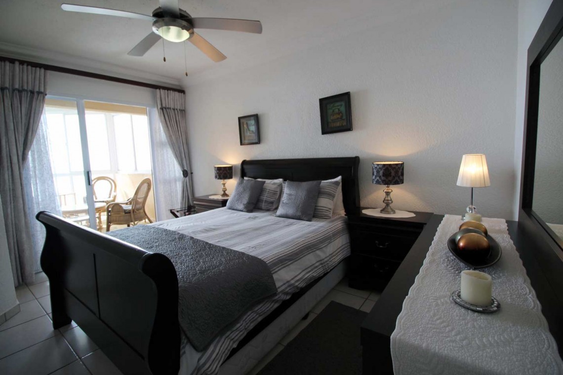 Margate self-catering holiday apartment overlooking the Margate Pier - Mahe 13 sleep 6.