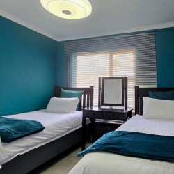 Shelly Palms 7 is a 4-sleeper self-catering holiday flat the provides affordable self-catering holiday accommodation on Shelly Beach with WIFI & pool, perfect for weekends, July, August, September, October and December school holidays.
