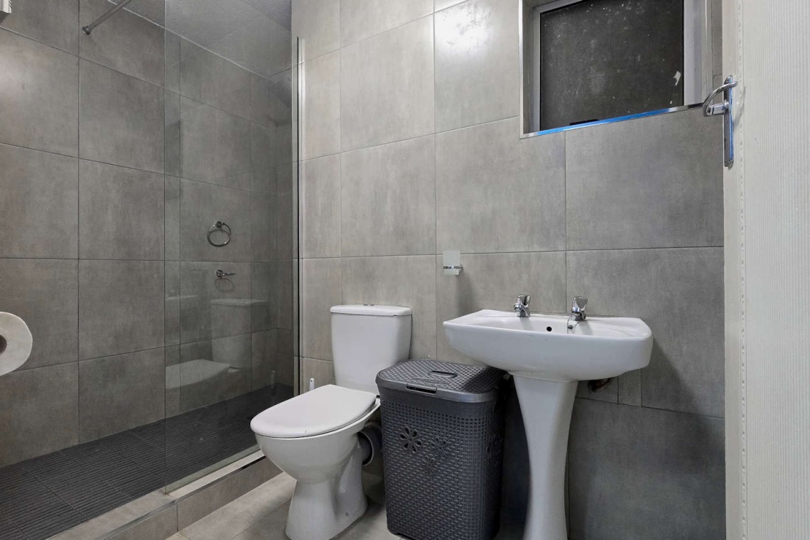 Shelly Palms 7 is a 4-sleeper self-catering holiday flat the provides affordable self-catering holiday accommodation on Shelly Beach with WIFI & pool, perfect for weekends, July, August, September, October and December school holidays.
