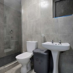 Shelly Palms 7 is a 4-sleeper self-catering holiday flat the provides affordable self-catering holiday accommodation on Shelly Beach with WIFI & pool, perfect for weekends, July, August, September, October and December school holidays.