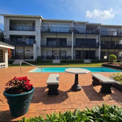 Shelly Palms 7 is a 4-sleeper self-catering holiday flat the provides affordable self-catering holiday accommodation on Shelly Beach with WIFI & pool, perfect for weekends, July, August, September, October and December school holidays.