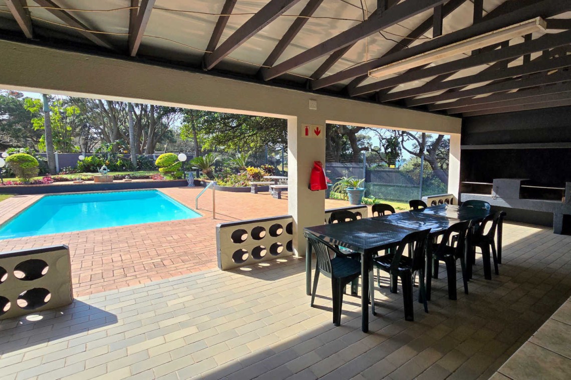 Shelly Palms 7 is a 4-sleeper self-catering holiday flat the provides affordable self-catering holiday accommodation on Shelly Beach with WIFI & pool, perfect for weekends, July, August, September, October and December school holidays.