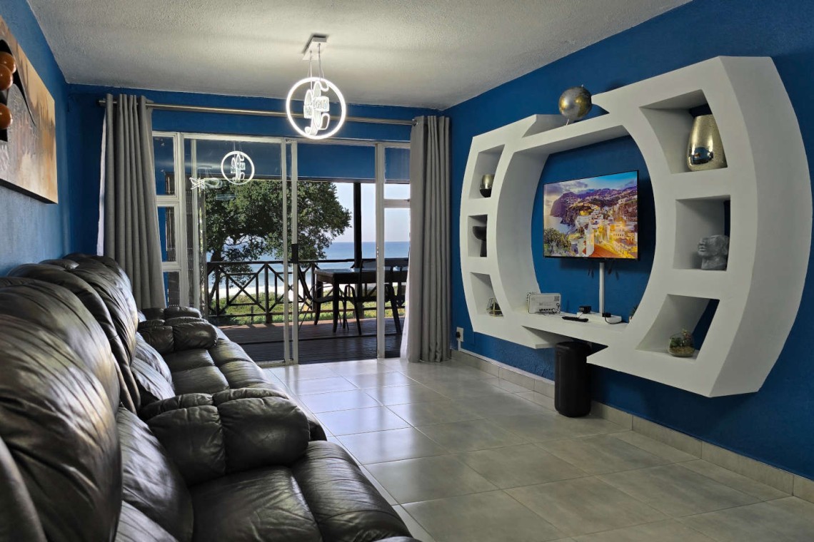 Shelly Palms 7 is a 4-sleeper self-catering holiday flat the provides affordable self-catering holiday accommodation on Shelly Beach with WIFI & pool, perfect for weekends, July, August, September, October and December school holidays.