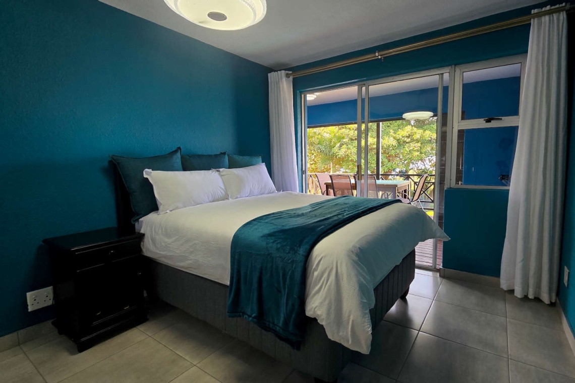 Shelly Palms 7 is a 4-sleeper self-catering holiday flat the provides affordable self-catering holiday accommodation on Shelly Beach with WIFI & pool, perfect for weekends, July, August, September, October and December school holidays.