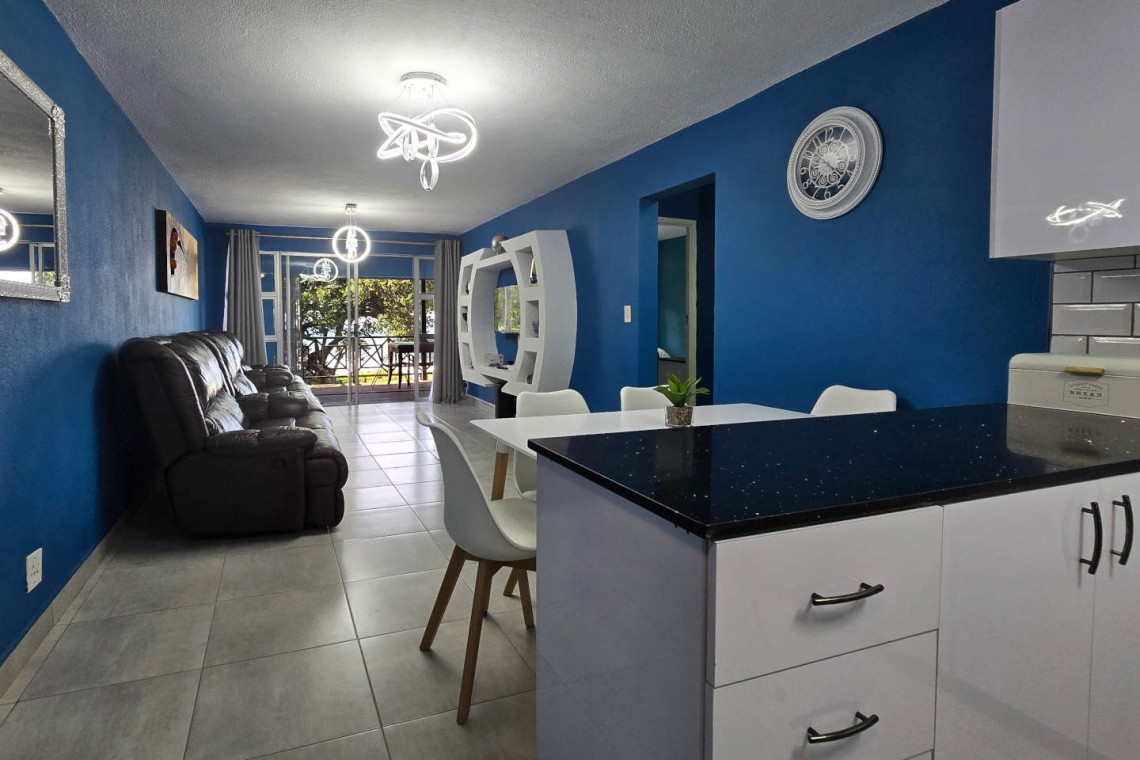 Shelly Palms 7 is a 4-sleeper self-catering holiday flat the provides affordable self-catering holiday accommodation on Shelly Beach with WIFI & pool, perfect for weekends, July, August, September, October and December school holidays.