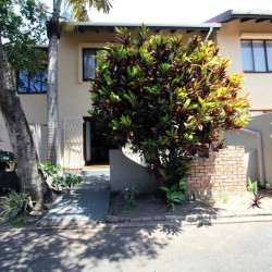 Shelly Strand 30 is on the seafront in the coastal town of Shelly Beach on the South Coast of KwaZulu Natal.