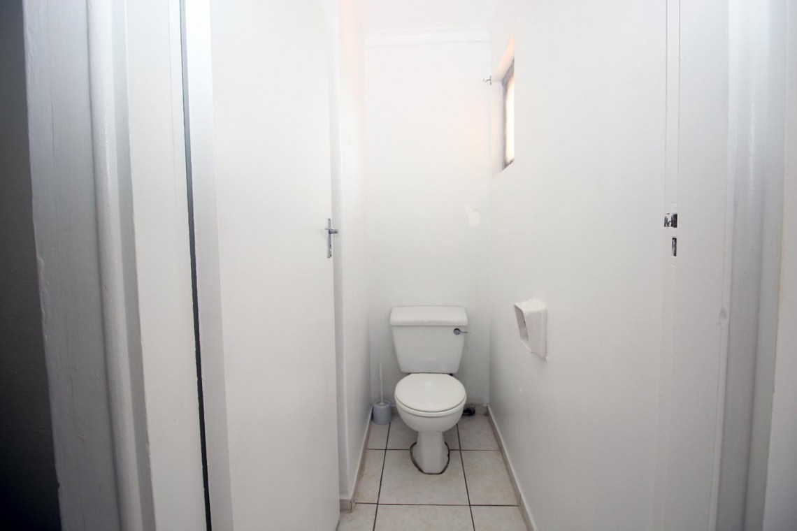 Shelly Strand 30 is on the seafront in the coastal town of Shelly Beach on the South Coast of KwaZulu Natal.