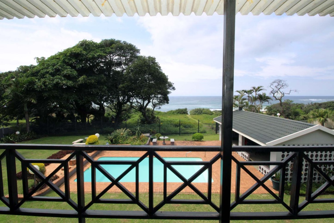 Enjoy your self-catering holiday in Shelly Palms 6 on the beach in Shelly Beach on the South Coast KZN.