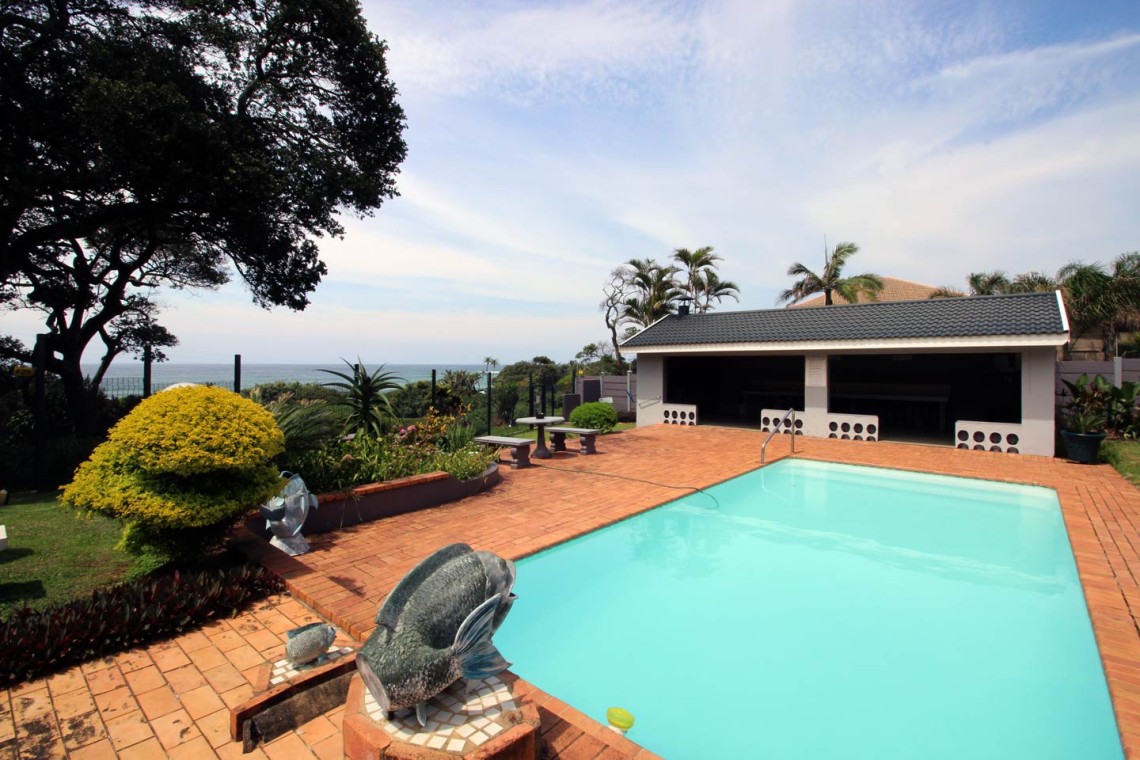 Enjoy your self-catering holiday in Shelly Palms 6 on the beach in Shelly Beach on the South Coast KZN.