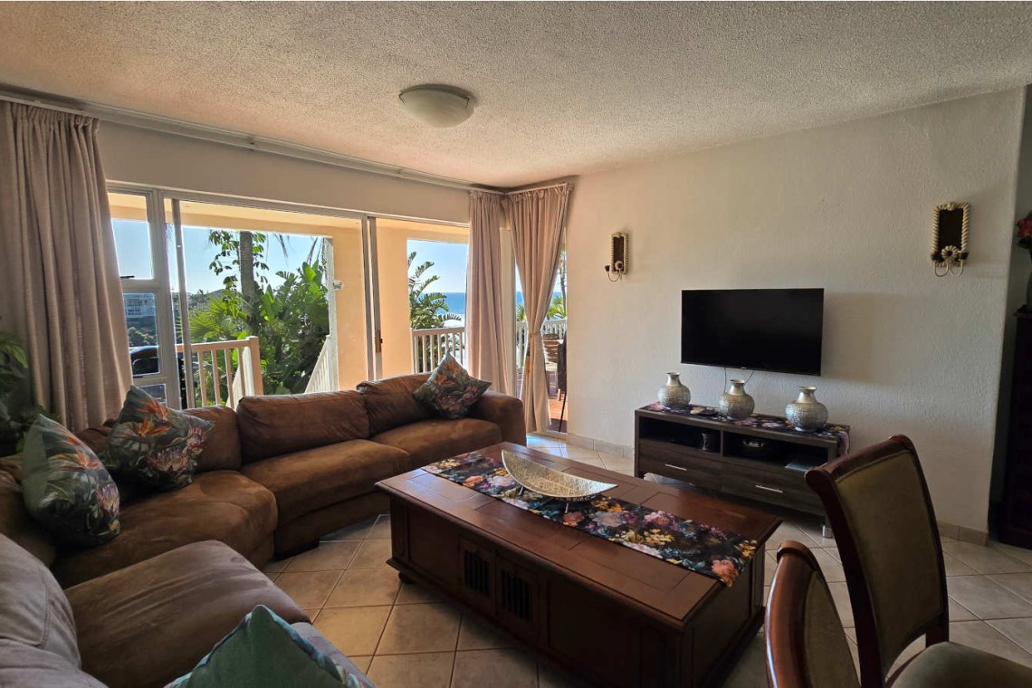Laguna la Crete 84 on Uvongo Beach seafront and lagoon - selfsorg vakansie - happyholidays