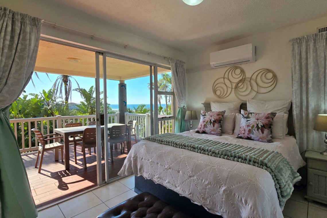 Laguna la Crete 84 on Uvongo Beach seafront and lagoon - selfsorg vakansie - happyholidays