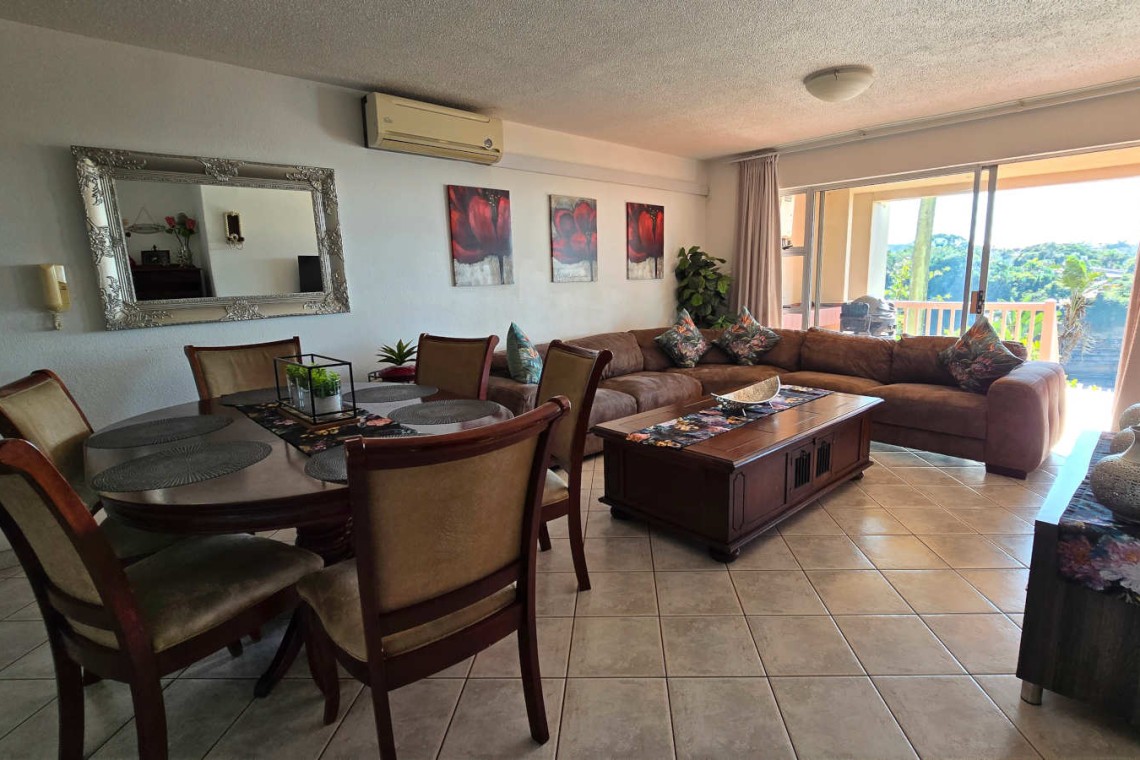 Laguna la Crete 84 on Uvongo Beach seafront and lagoon - selfsorg vakansie - happyholidays