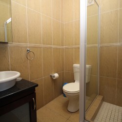 The ensuite bathroom of Topanga 36 a 6 sleeper in Uvongo on the KZN South Coast.