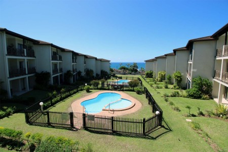 Topanga 36 is a 6 sleeper self-catering holiday flat one road up from the sea front and walking distance to Uvongo Beach, waterfall close to Uvongo town on the South Coast of KwaZulu Natal of South Africa.