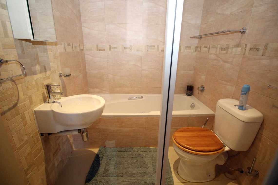 Whale Rock 16 is a 3 bedroom, 6 sleeper self-catering holiday flat in Margate on the South Coast of KZN - The 2nd bathroom.