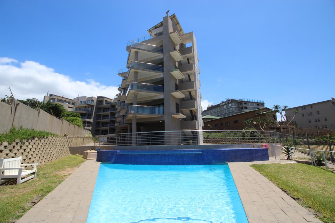 Whale Rock 16 is a 3 bedroom, 6 sleeper self-catering holiday flat in Margate on the South Coast of KZN - The building.
