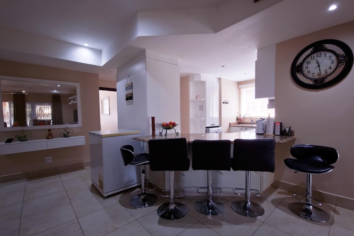 Mystique 1 is a ground floor self-catering, seafront holiday flat in shelly beach