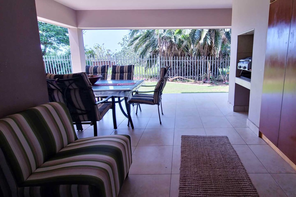 Mystique 1 is a ground floor self-catering, seafront holiday flat in shelly beach