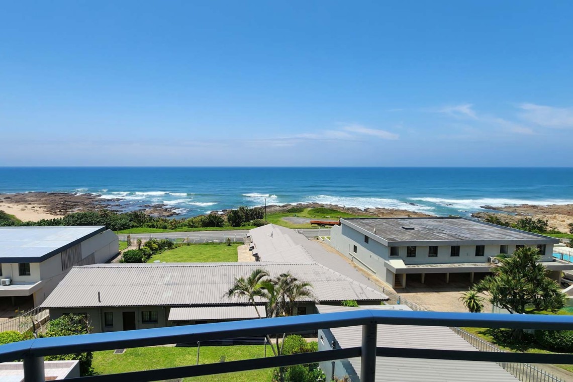 Sue Casa 10 is a family holiday flat opposite the Lucien Beach tidal pool in Manaba Beach on the KZN South Coast.