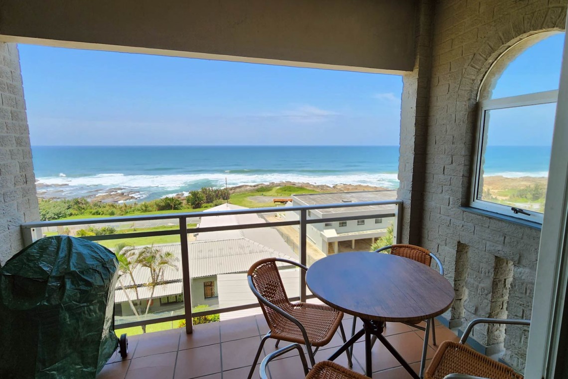 Sue Casa 10 is a family holiday flat opposite the Lucien Beach tidal pool in Manaba Beach on the KZN South Coast.