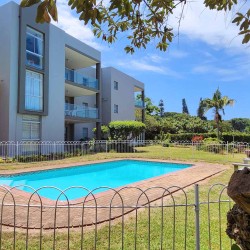 Marine Glen 18 is a 6 sleeper, self-catering holiday home, opposite Ramsgate Beach and the Waffle house in Ramsgate.