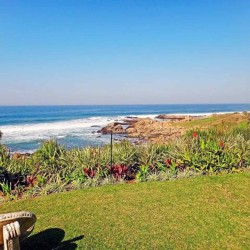 Balooga 1 is ground floor, luxury 7 Sleeper, self-catering apartment on Margate seafront on the South Coast KwaZulu of Natal - Happy Holiday Homes.