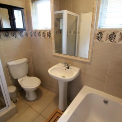 Balooga 1 is ground floor, luxury 7 Sleeper, self-catering apartment on Margate seafront on the South Coast KwaZulu of Natal - Happy Holiday Homes.