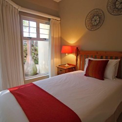 Balooga 1 is ground floor, luxury 7 Sleeper, self-catering apartment on Margate seafront on the South Coast KwaZulu of Natal - Happy Holiday Homes.