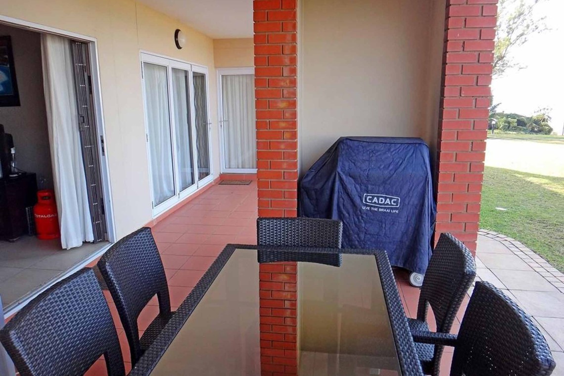 Balooga 1 is ground floor, luxury 7 Sleeper, self-catering apartment on Margate seafront on the South Coast KwaZulu of Natal - Happy Holiday Homes.