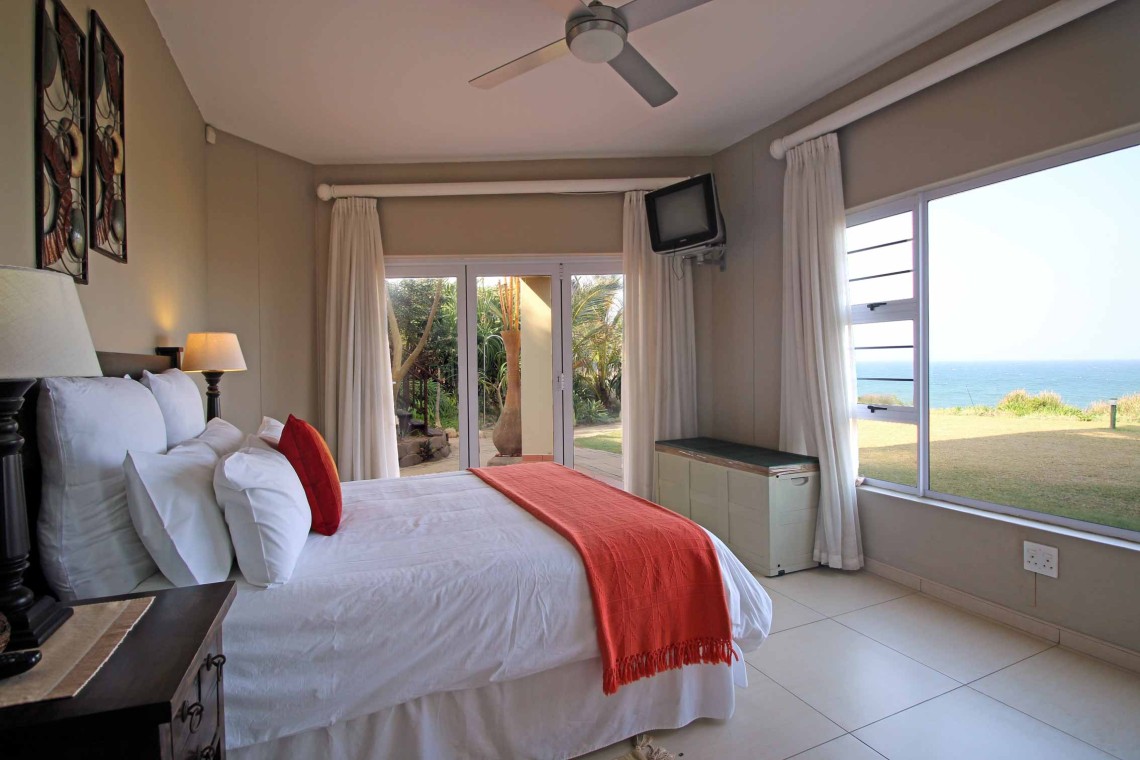 Balooga 1 is ground floor, luxury 7 Sleeper, self-catering apartment on Margate seafront on the South Coast KwaZulu of Natal - Happy Holiday Homes.