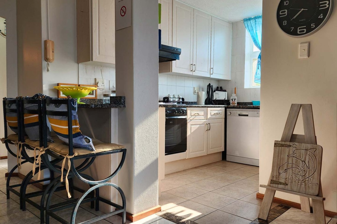 Walk to Lucien Blue Flag Beach from Mont Blanc 26, a ground floor 6 sleeper self-catering holiday flat in Manaba Beach on the South Coast of KwaZulu Natal.