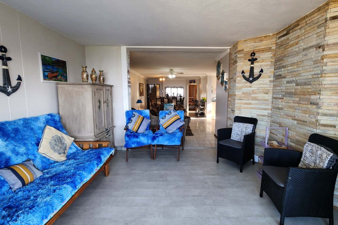 Walk to Lucien Blue Flag Beach from Mont Blanc 26, a ground floor 6 sleeper self-catering holiday flat in Manaba Beach on the South Coast of KwaZulu Natal.