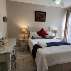 The best of Margate's seaside charm is Don Juan 2 on Margate seafront with 3 smart TVs, Netflix, WiFi, pool and breaker sea views.