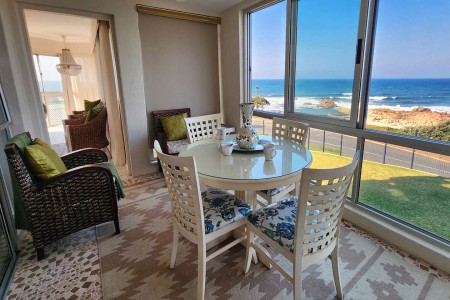 The best of Margate's seaside charm is Don Juan 2 on Margate seafront with 3 smart TVs, Netflix, WiFi, pool and breaker sea views.